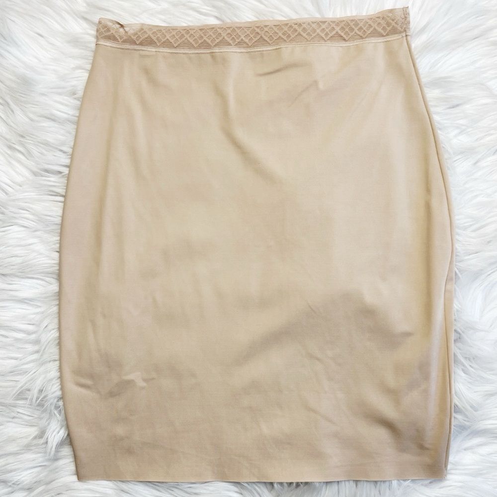 Vasarette Slip Skirt Nude size 7/L
